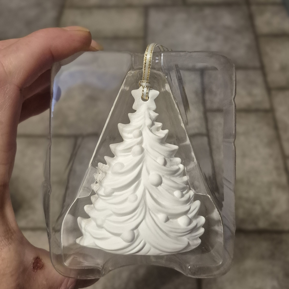 Scentsy Christmas Tree Ornament – Very Snowy‎ Spruce